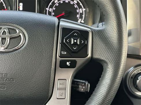 Used 2021 Toyota 4Runner SR5 Premium image 10