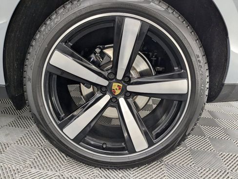 Certified 2025 Porsche Macan image 20