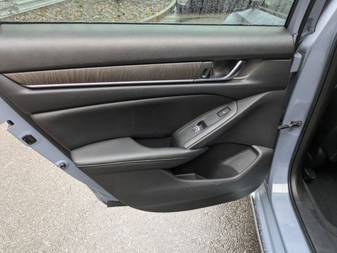 Used 2021 Honda Accord Touring image 29