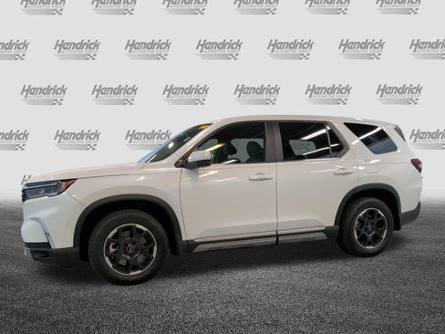 Used 2025 Honda Pilot EX-L image 8