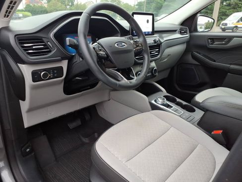 Certified 2023 Ford Escape Active AWD/4WD image 12