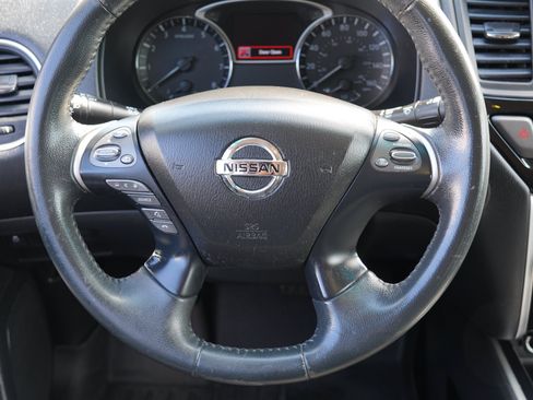Used 2016 Nissan Pathfinder SV AWD/4WD image 25