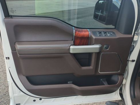 Used 2018 Ford F150 King Ranch w/ Equipment Group 601A Luxury AWD/4WD image 22