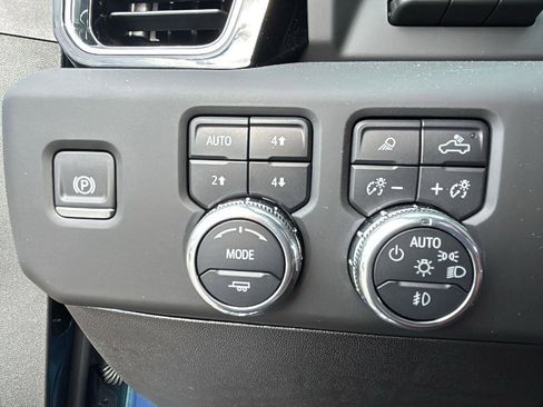 New 2025 GMC Sierra 2500 Denali Ultimate w/ Snow Plow Prep/Camper Package image 15