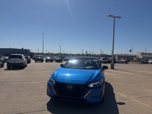 Used 2025 Nissan Sentra SR image 5