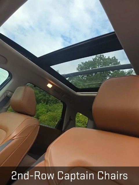 Used 2024 Nissan Pathfinder Platinum FWD image 11