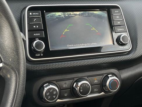 Used 2021 Nissan Kicks S image 18