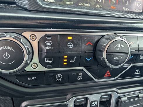 Used 2023 Jeep Wrangler Unlimited Sahara AWD/4WD image 4
