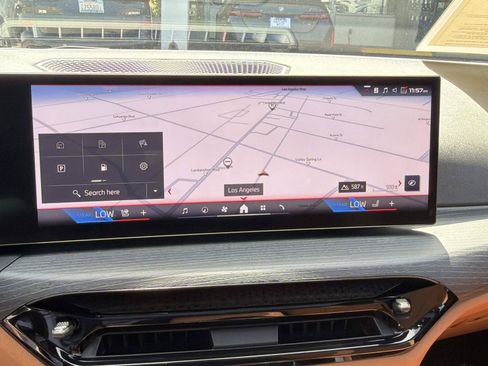 Used 2025 BMW M440i RWD image 21