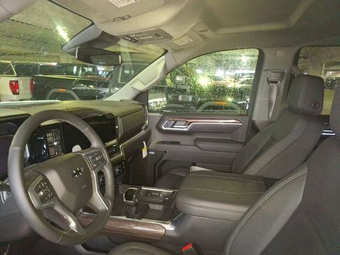 Used 2026 Chevrolet Silverado 1500 RST w/ Dark Appearance Package image 11