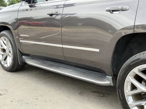 Used 2017 GMC Yukon Denali w/ Open Road Package AWD/4WD image 10