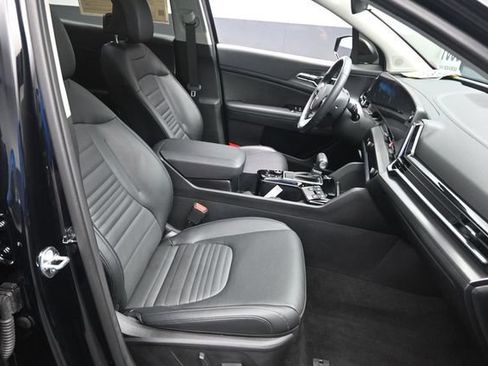 Used 2025 Kia Sportage SX FWD image 29