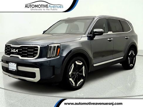Used 2023 Kia Telluride S w/ S Sunroof Package AWD/4WD image 1