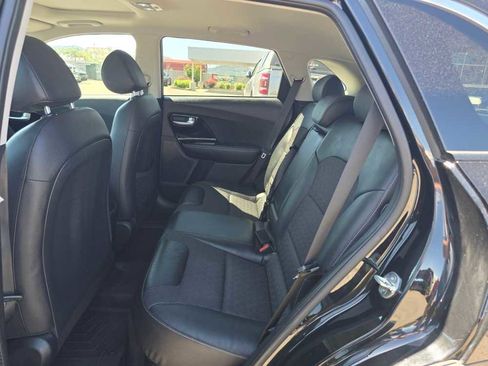 Used 2022 Kia Niro LXS FWD image 16