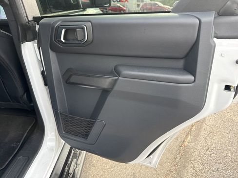 Used 2025 Ford Bronco Outer Banks AWD/4WD image 15