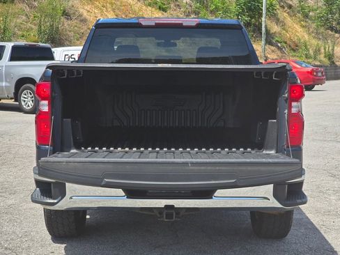 Used 2020 Chevrolet Silverado 1500 LT w/ LT Value Package AWD/4WD image 12