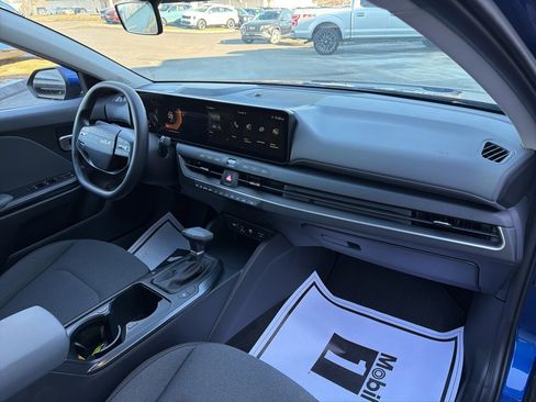 New 2025 Kia K4 LXS image 15