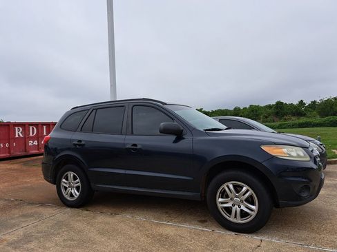 Used 2012 Hyundai Santa Fe GLS FWD image 3