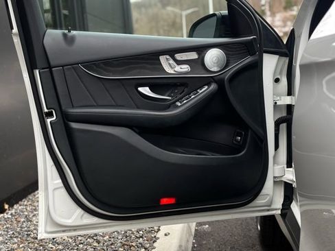 Used 2018 Mercedes-Benz GLC 300 4MATIC image 19