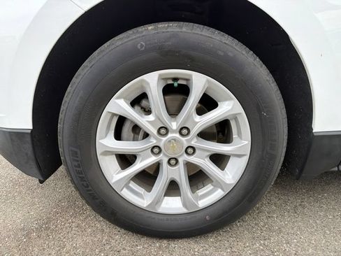 Used 2021 Chevrolet Equinox LS FWD image 20