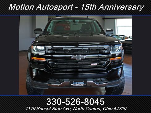 Used 2017 Chevrolet Silverado 1500 LT w/ LPO, Black Pack AWD/4WD image 3