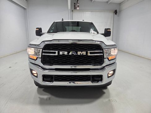Used 2024 RAM 2500 Tradesman w/ Chrome Appearance Group AWD/4WD image 2