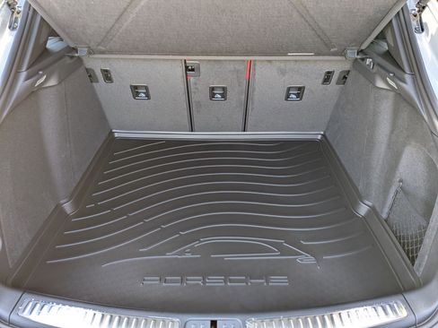 New 2026 Porsche Macan image 22