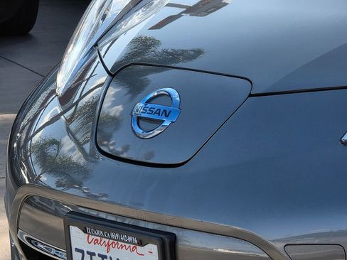 Used 2015 Nissan Leaf SV image 7