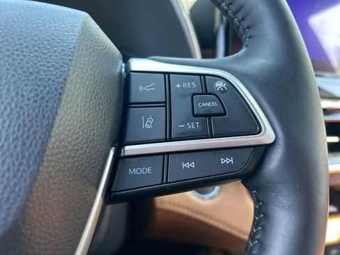 Used 2023 Toyota Highlander Platinum AWD/4WD image 14