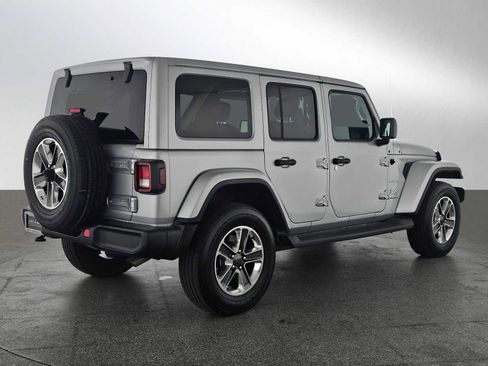 Used 2023 Jeep Wrangler Unlimited Sahara AWD/4WD image 3