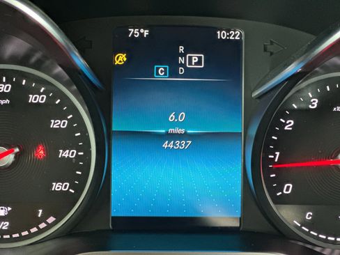Used 2021 Mercedes-Benz GLC 300 image 27