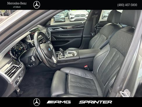 Used 2019 BMW 750i w/ Executive Package RWD image 9