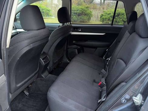 Used 2011 Subaru Outback 2.5i Premium w/ All-Weather Pkg image 17