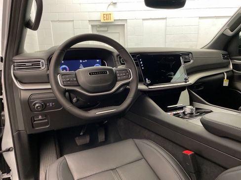 New 2025 Jeep Wagoneer Series II image 12