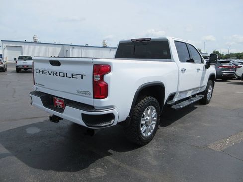 Used 2024 Chevrolet Silverado 2500 High Country w/ Technology Package AWD/4WD image 6