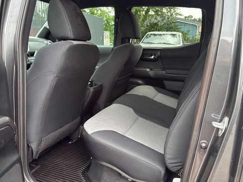 Used 2021 Toyota Tacoma TRD Sport AWD/4WD image 10