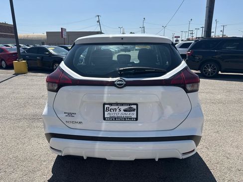 Used 2023 Nissan Kicks S FWD image 7