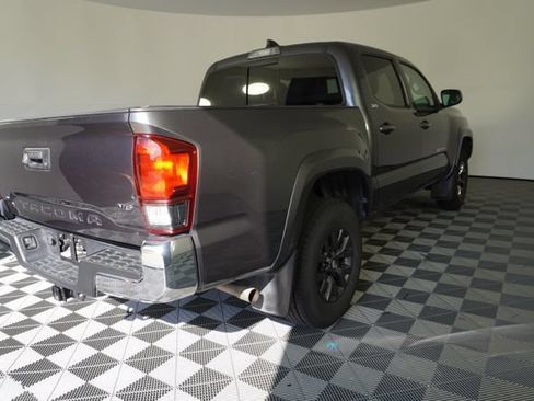 Used 2022 Toyota Tacoma SR5 RWD image 7