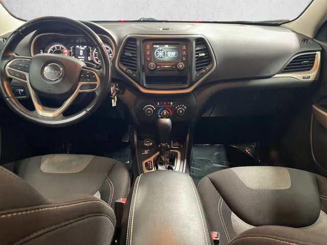 Used 2018 Jeep Cherokee Latitude w/ Altitude Package AWD/4WD image 18