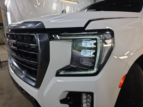 Used 2022 GMC Yukon AT4 w/ Technology Package AWD/4WD image 30