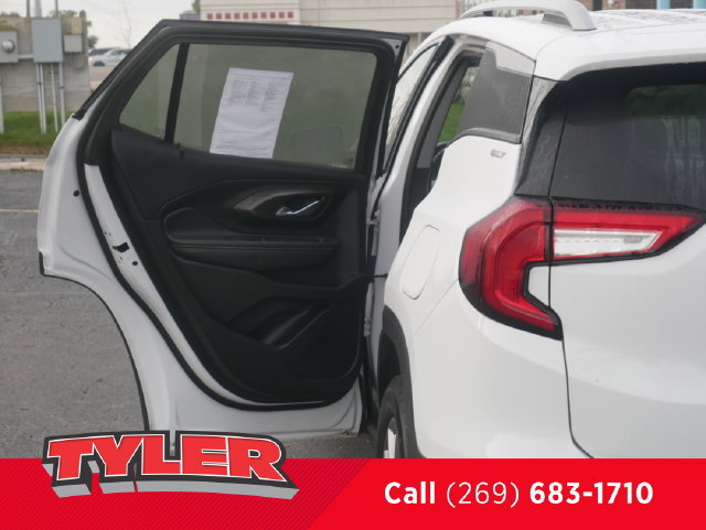 Used 2024 GMC Terrain SLT AWD/4WD image 20