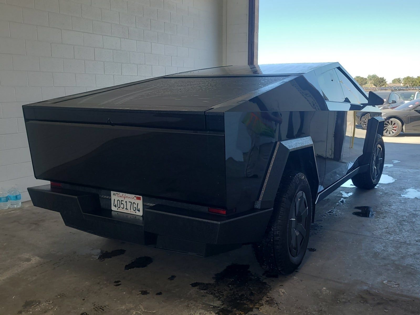 Used 2025 Tesla Cybertruck AWD Crew Cab image 6
