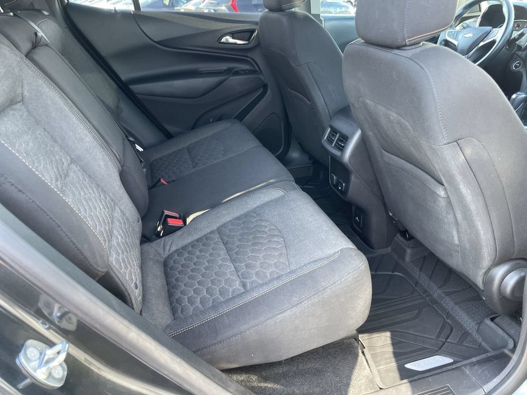Used 2018 Chevrolet Equinox LT w/ Sun & Infotainment Package AWD/4WD image 24