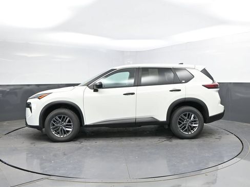 Used 2024 Nissan Rogue S AWD/4WD image 6