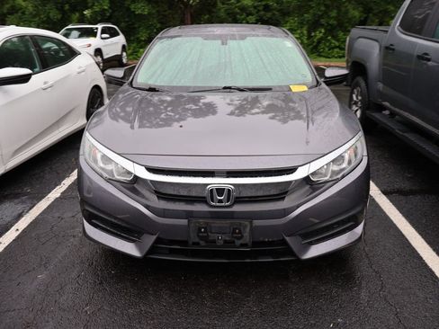 Used 2018 Honda Civic EX image 2