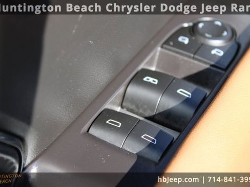 Used 2023 GMC Canyon AT4 w/ AT4 Premium Package image 12