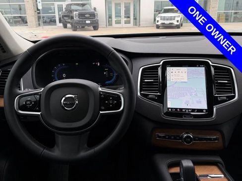 Used 2025 Volvo XC90 T8 Plus w/ Protection Package Premier image 7