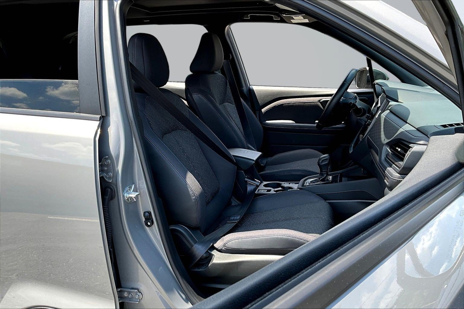 Used 2025 Subaru Forester Premium AWD/4WD image 29