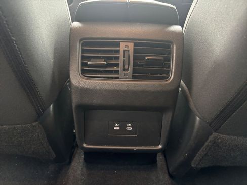 Used 2025 Nissan Rogue SV image 24