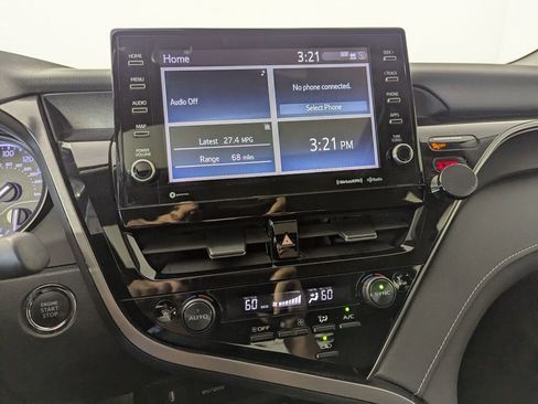 Used 2023 Toyota Camry SE w/ Cold Weather Package image 10